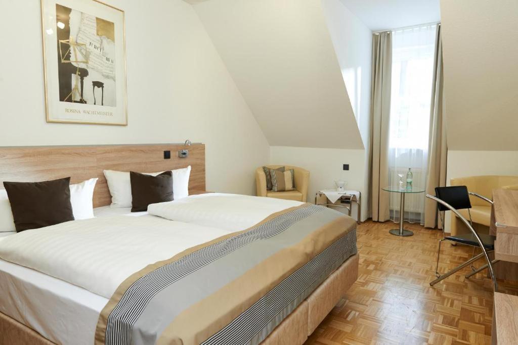 Veitshöchheim Hotel Mueller Cafe & Wein - Mondholzhotel מראה חיצוני תמונה