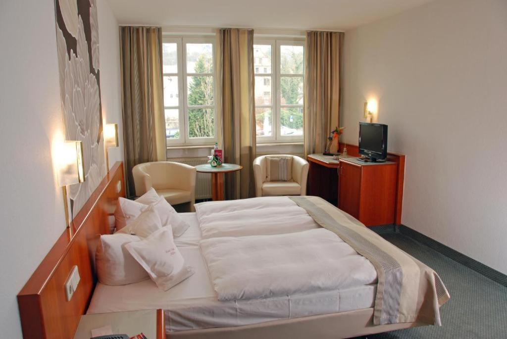 Veitshöchheim Hotel Mueller Cafe & Wein - Mondholzhotel מראה חיצוני תמונה