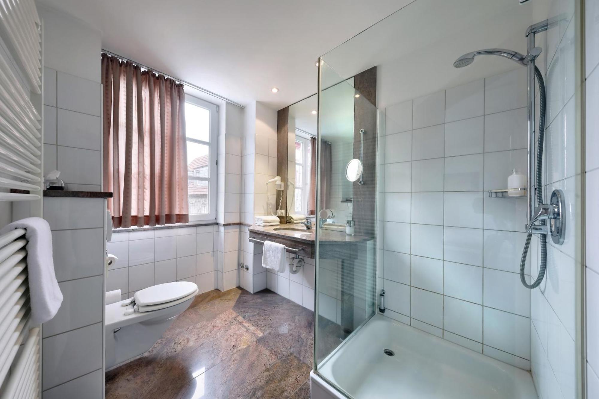 Veitshöchheim Hotel Mueller Cafe & Wein - Mondholzhotel מראה חיצוני תמונה